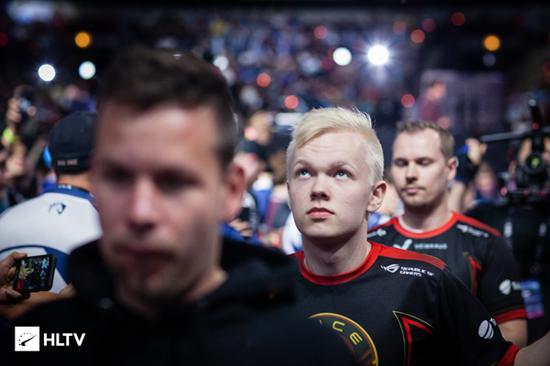 S15 LPL发布非遗主题出征照 GALA与Meiko展现太极拳魅力